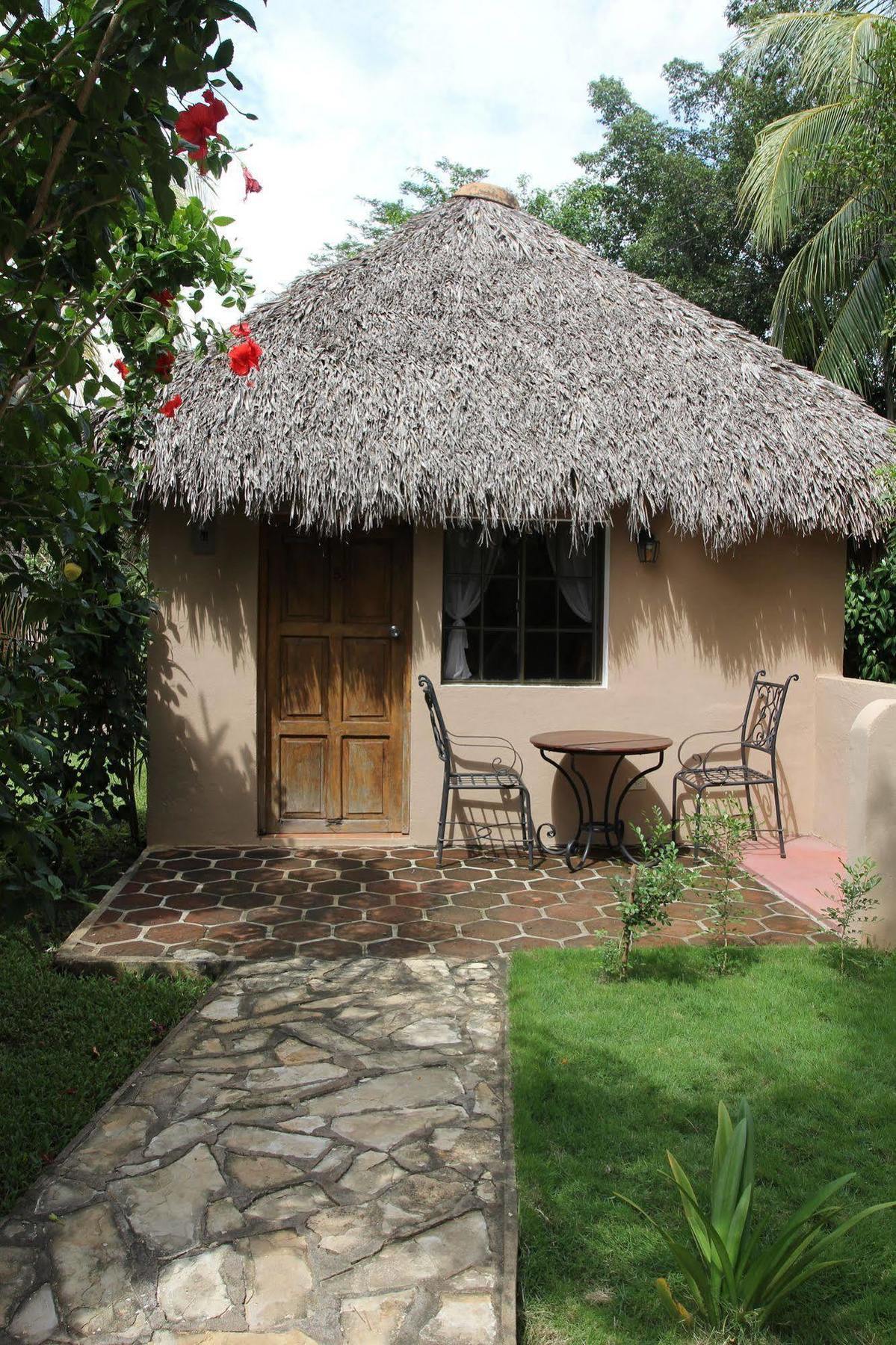 Hotel Mariposa Leon Exterior photo