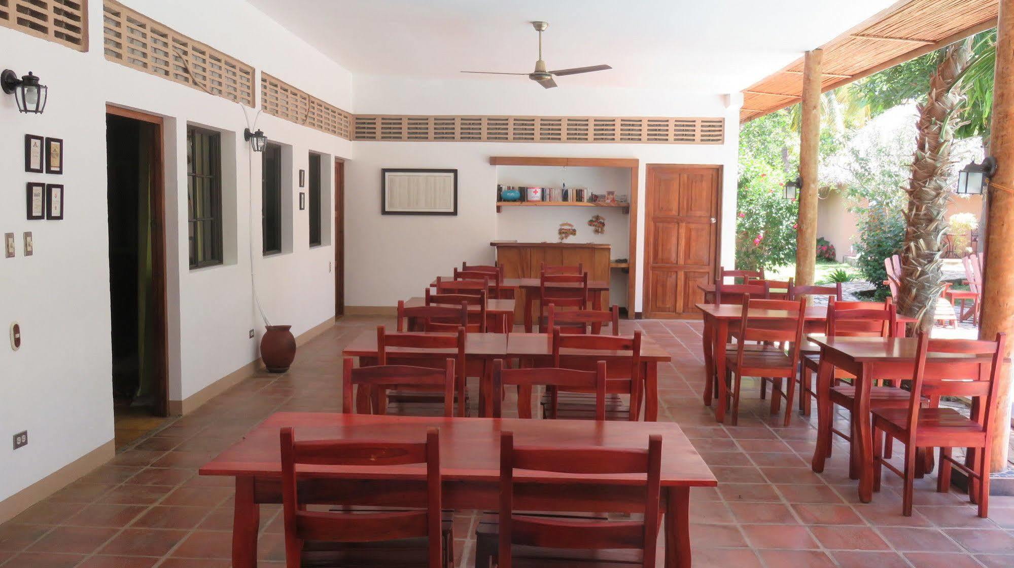 Hotel Mariposa Leon Exterior photo